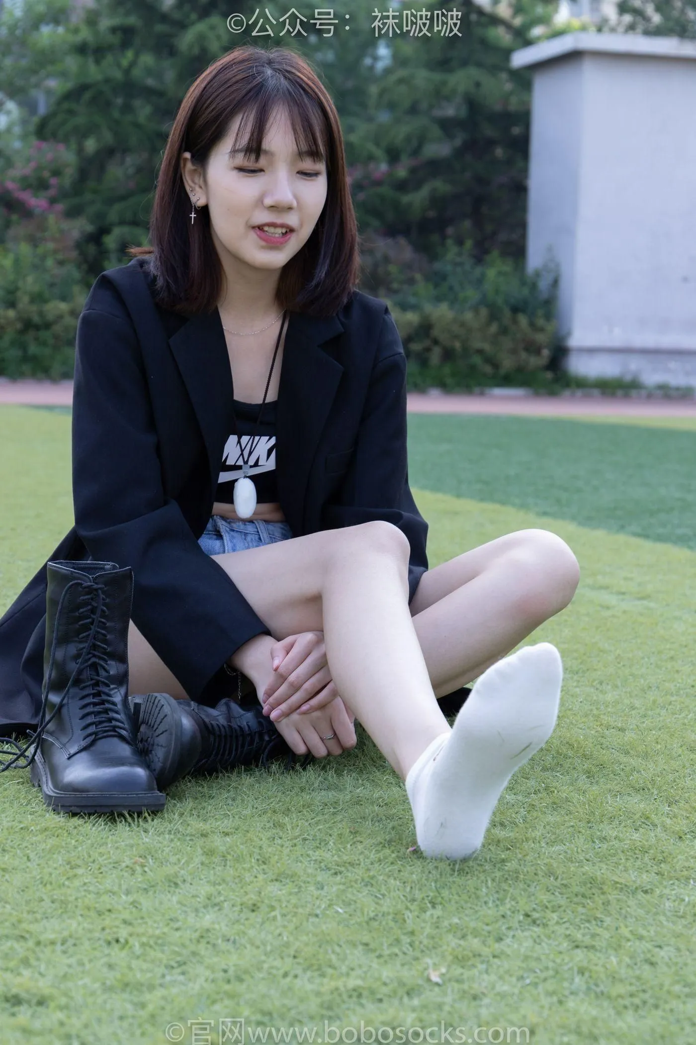 [BoBoSocks袜啵啵]NO.010 小甜豆-马丁靴、白色短棉袜、裸足 [117P]插图1
